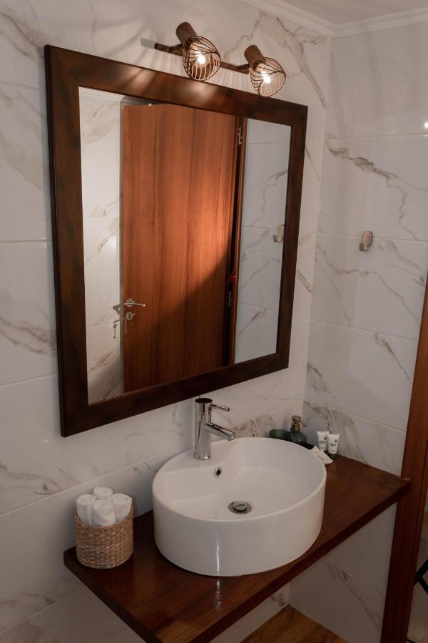 Cosy And Central Home In アテネ エクステリア 写真