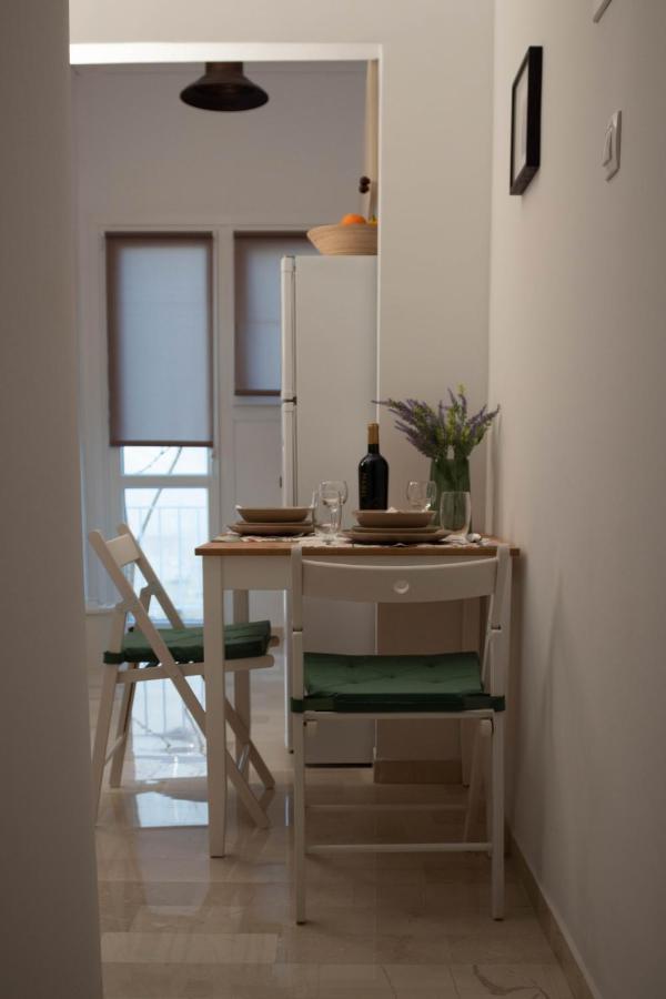 Cosy And Central Home In アテネ エクステリア 写真
