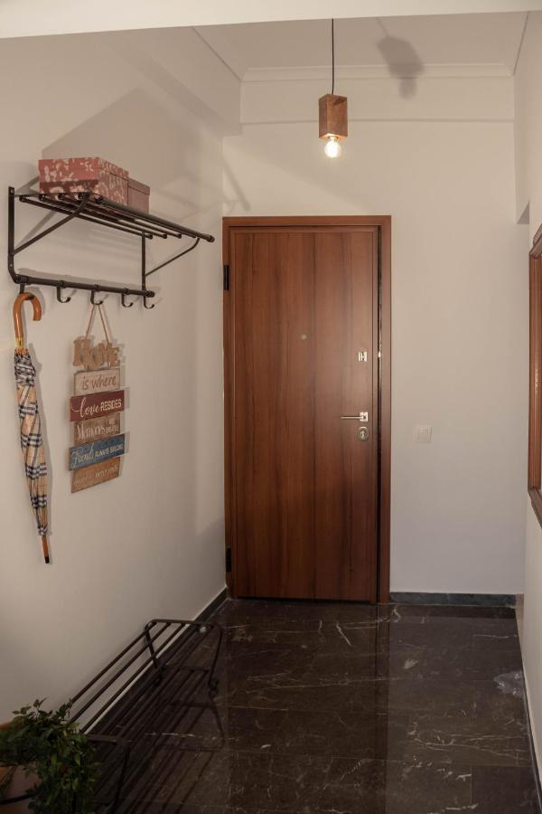 Cosy And Central Home In アテネ エクステリア 写真